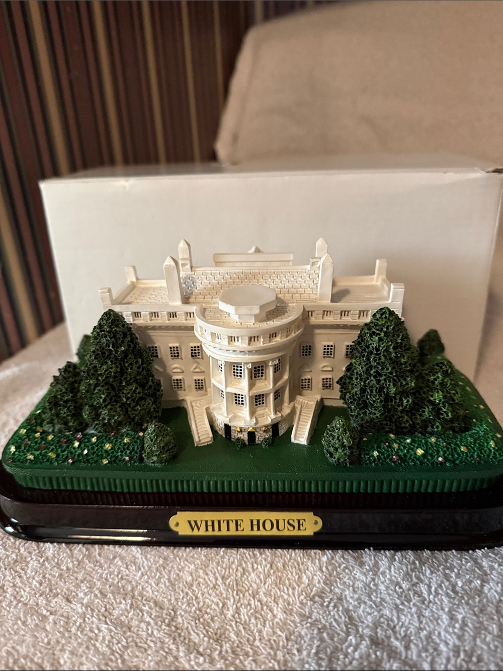 White House Collectible Figurine in White and Green